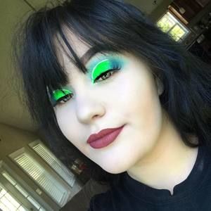 Meet your Posher, Macie